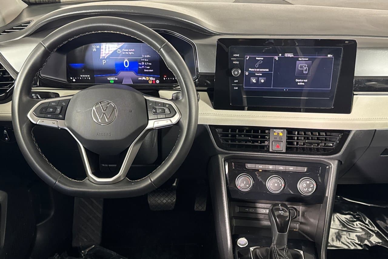 2025 Volkswagen Taos S 11