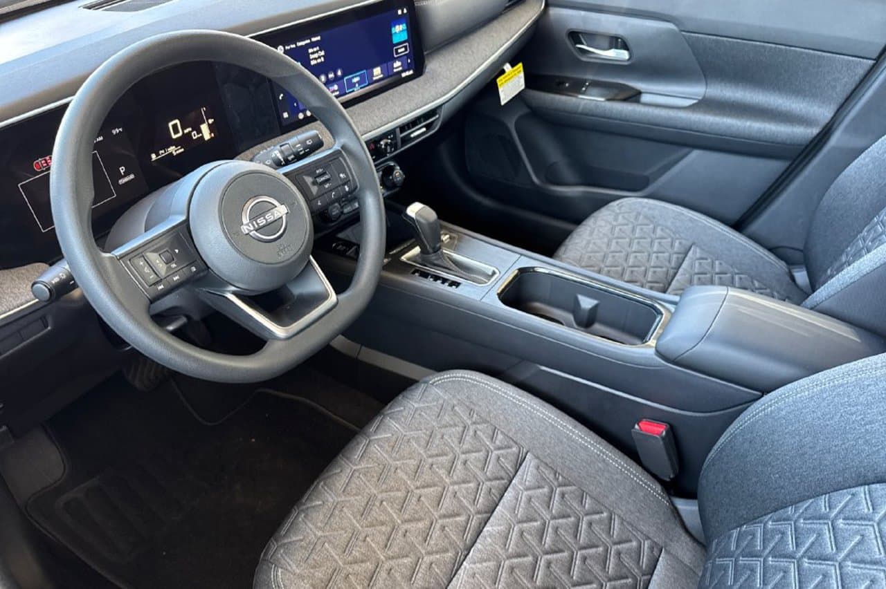 2027 Nissan Kicks SV 8