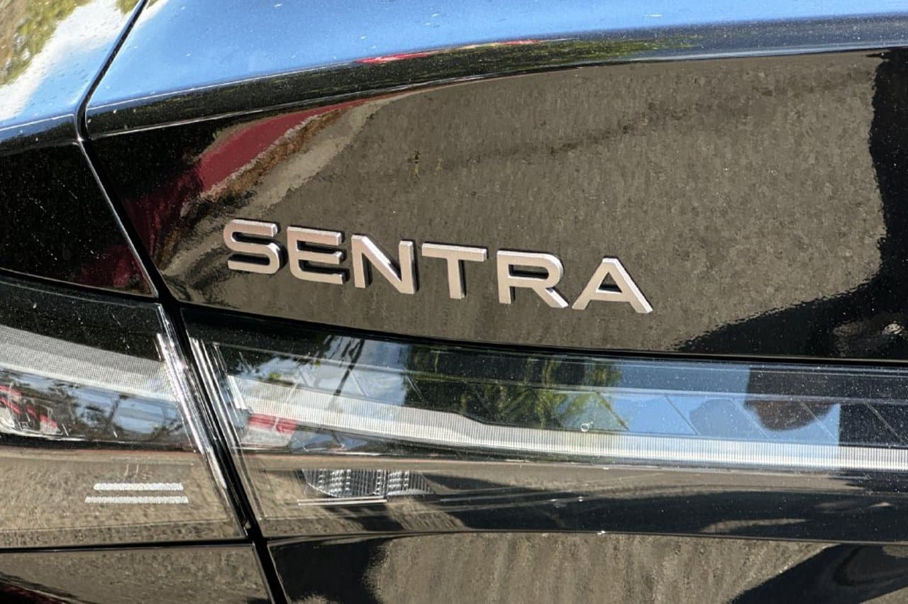 2027 Nissan Sentra SV 22