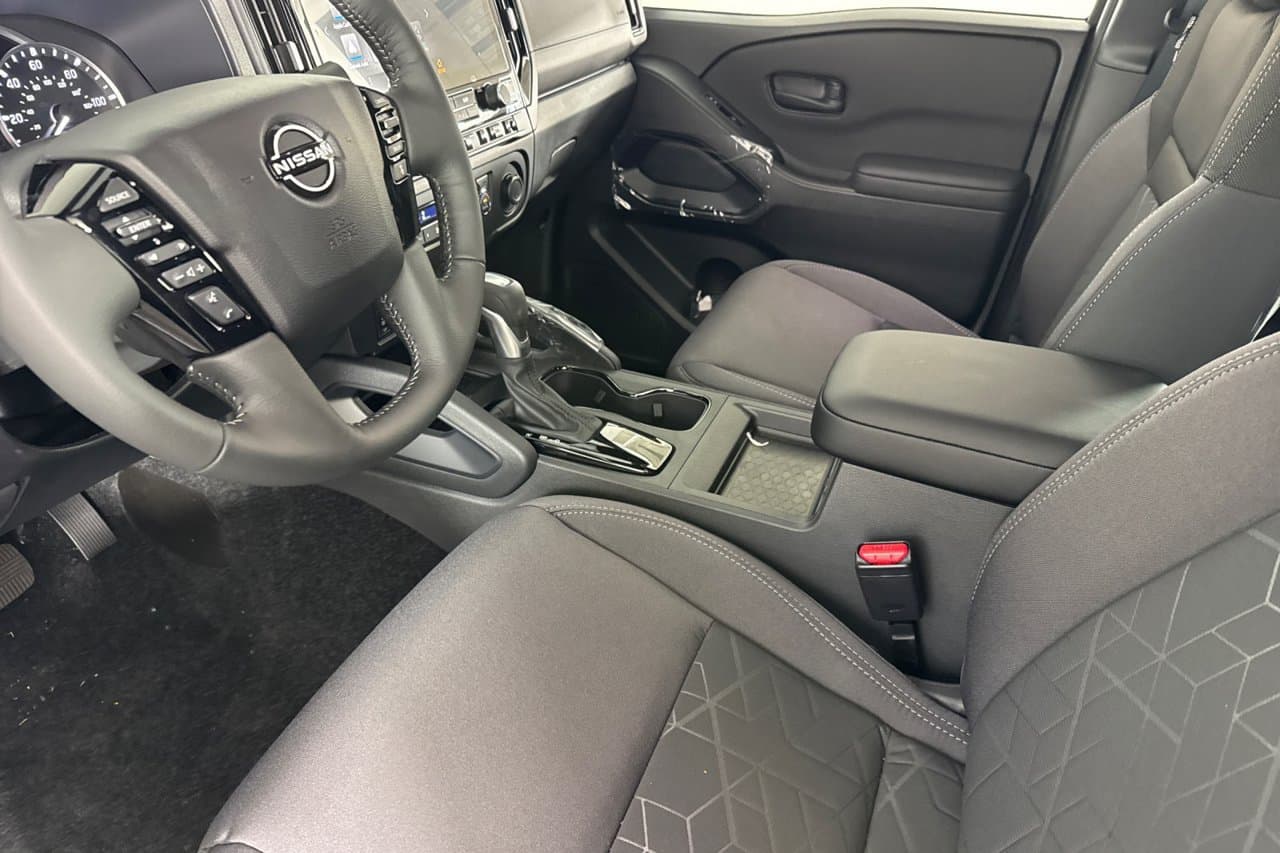 2027 Nissan Frontier SV 7