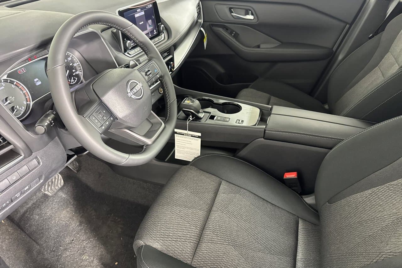 2026 Nissan Rogue SV 7