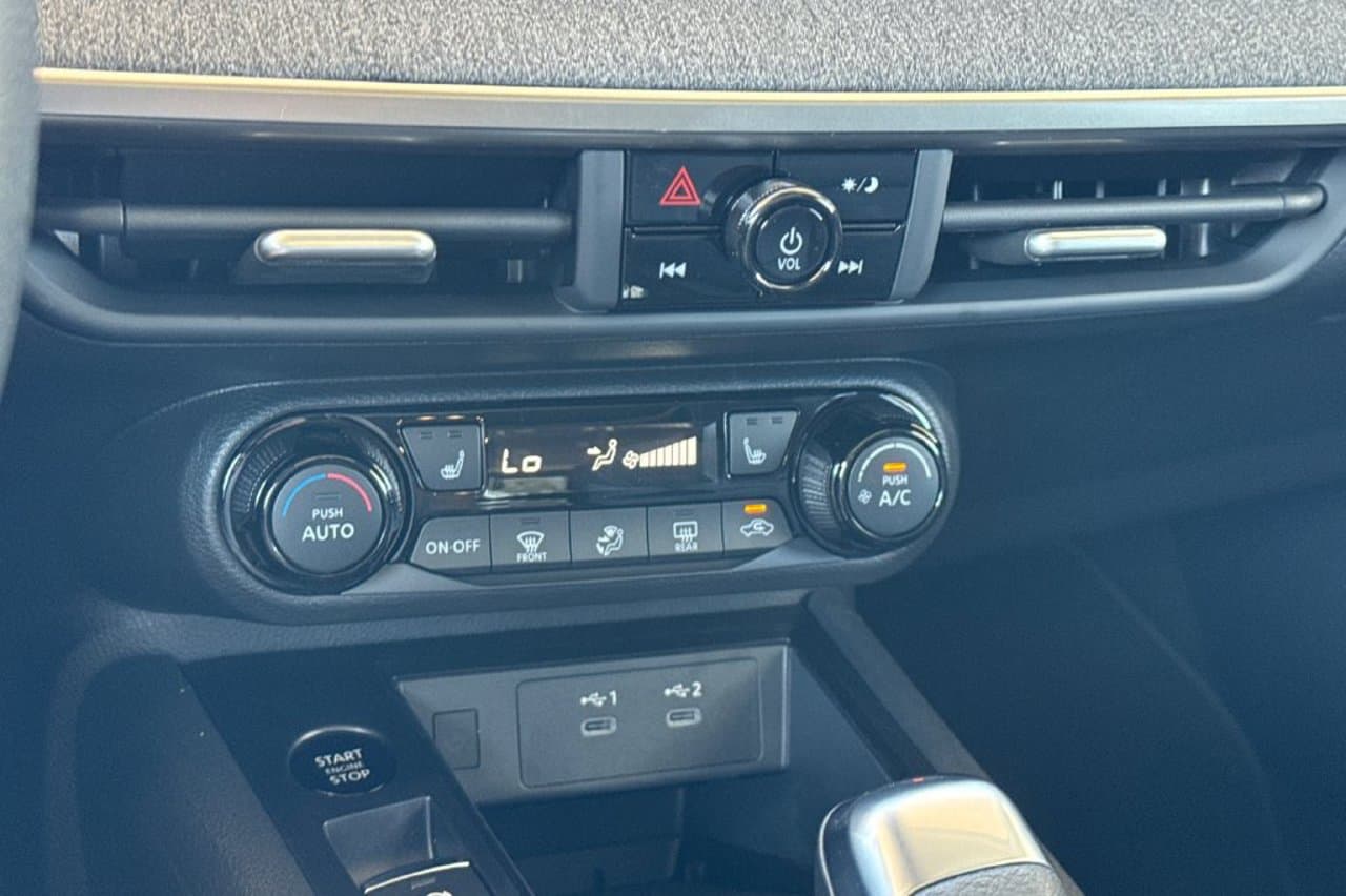 2027 Nissan Kicks SV 18