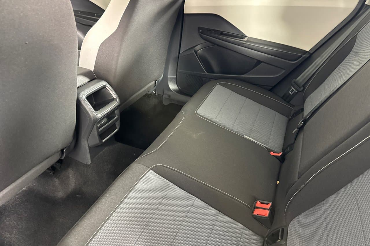 2025 Volkswagen Taos S 9