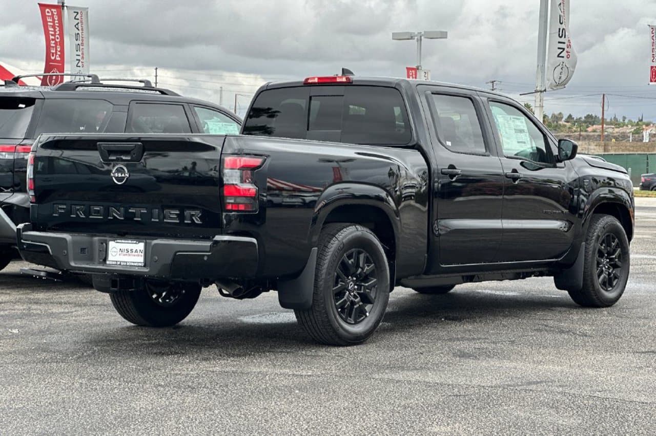 2027 Nissan Frontier SV 3