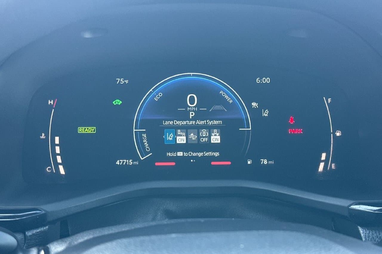 2025 Toyota Camry LE 20