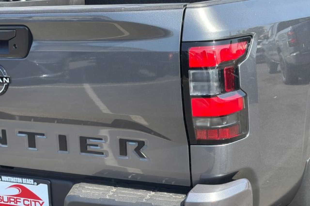 2027 Nissan Frontier SV 22