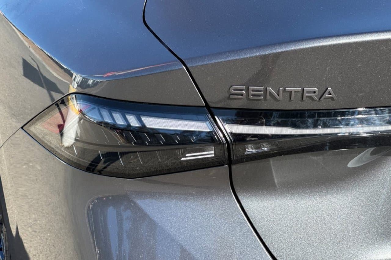 2027 Nissan Sentra SV 22