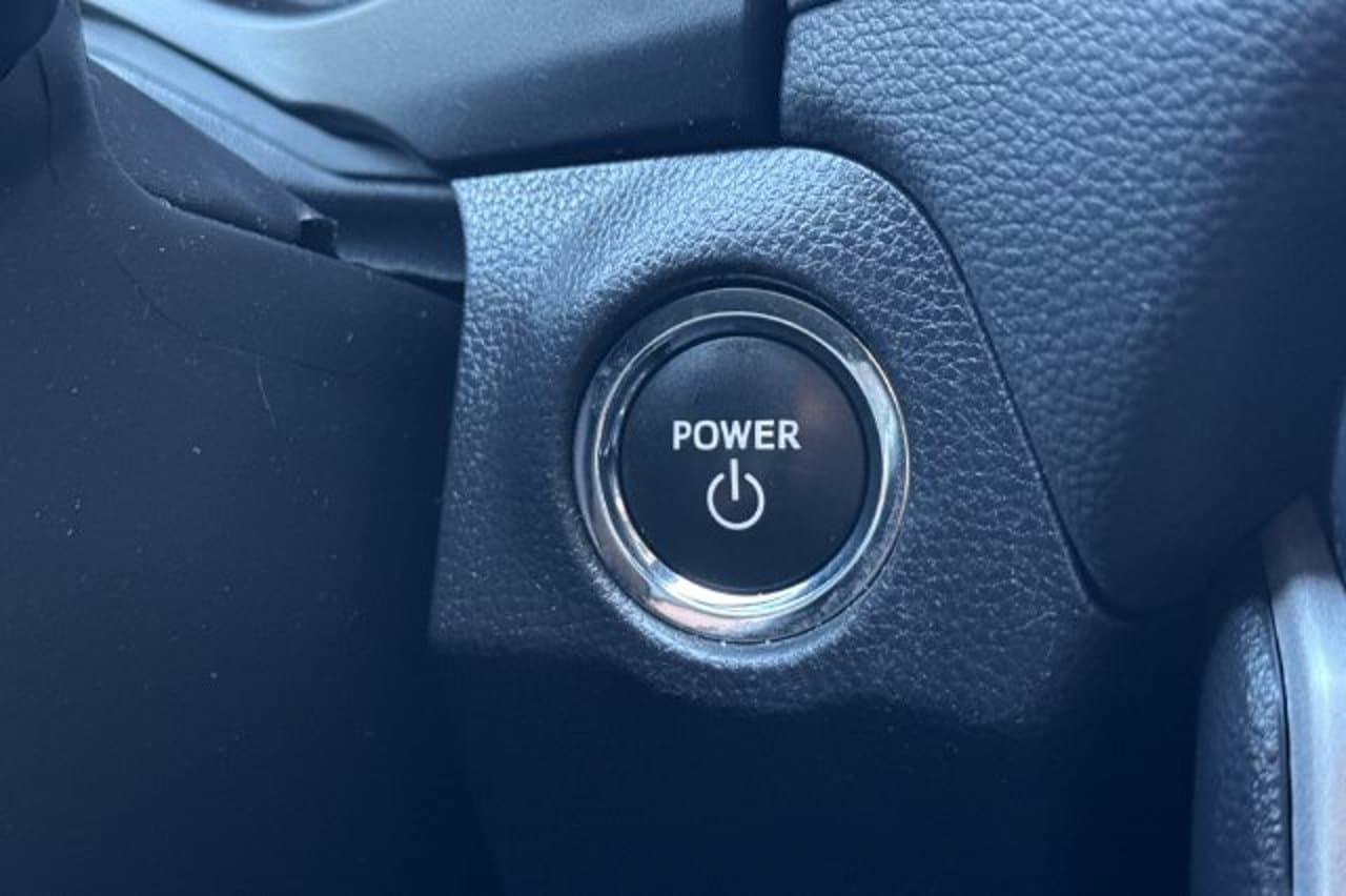 2025 Toyota RAV4 Hybrid XLE 20