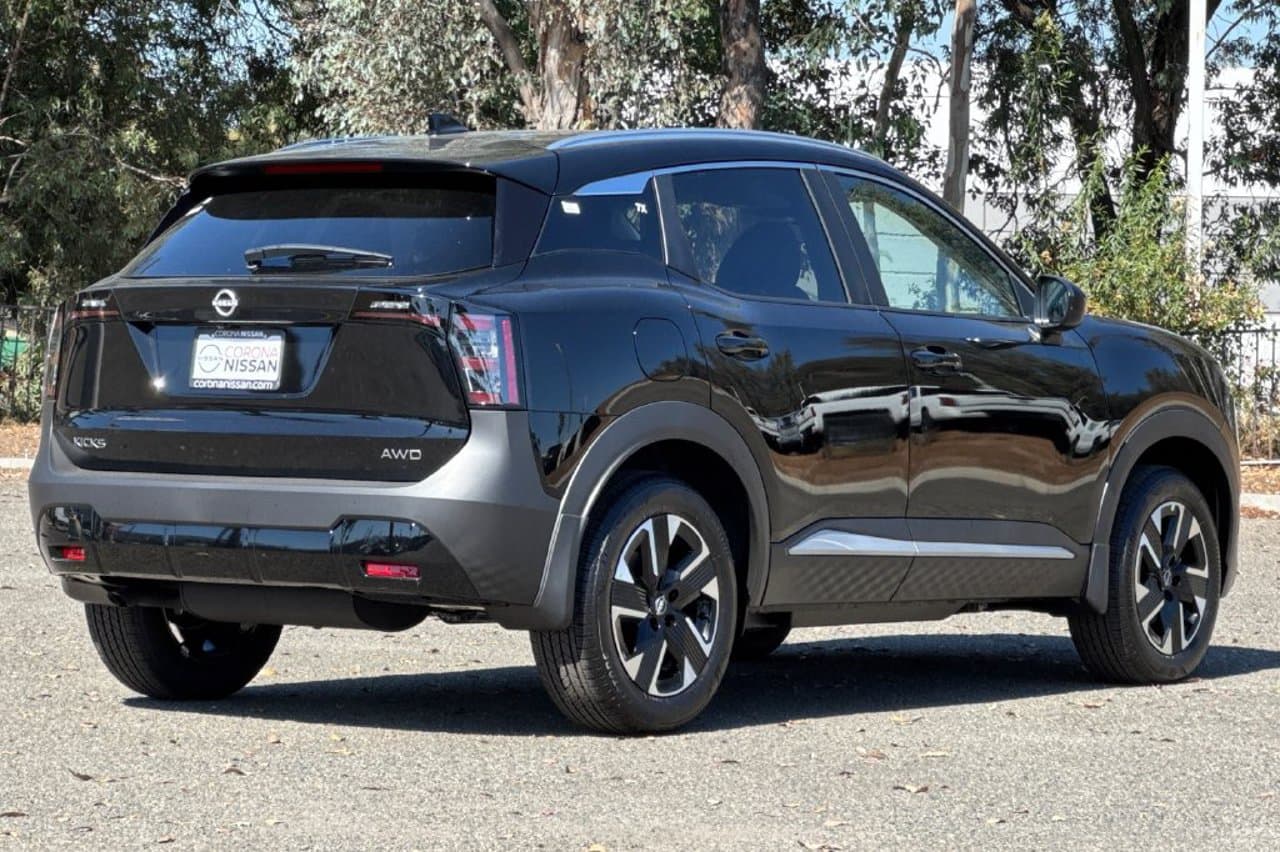 2027 Nissan Kicks SV 4