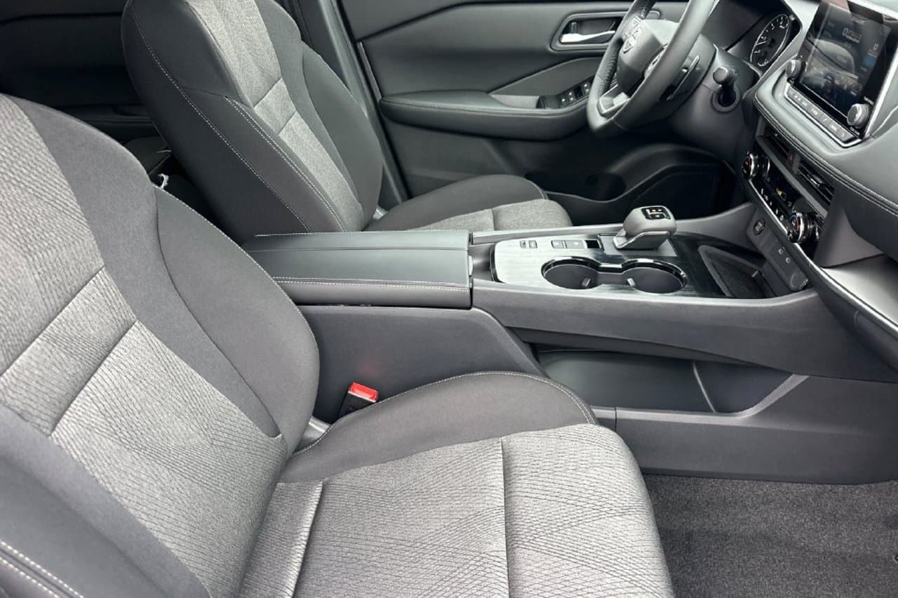 2026 Nissan Rogue SV 13
