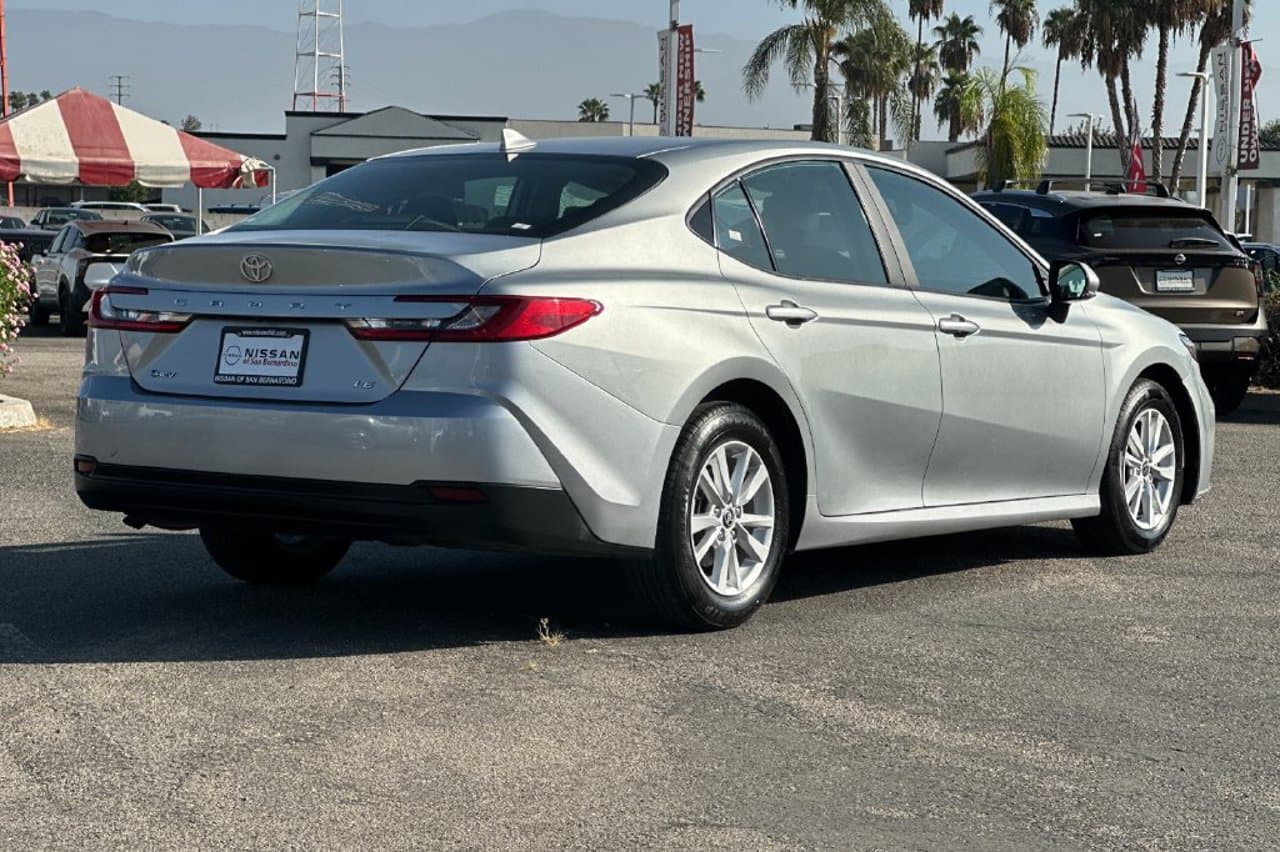 2025 Toyota Camry LE 3