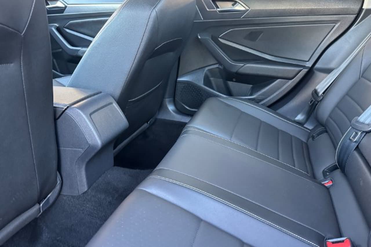 2024 Volkswagen Jetta SE 10