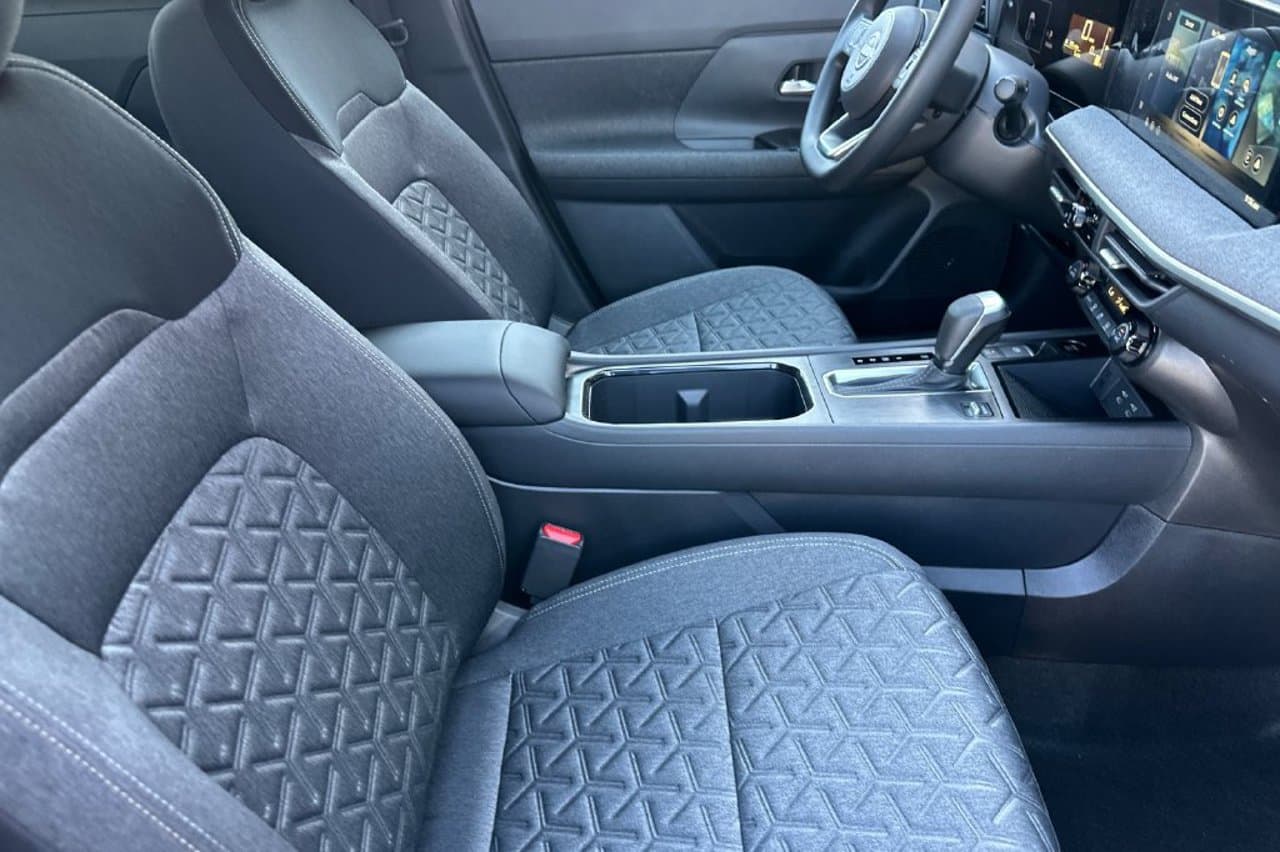 2027 Nissan Kicks SV 13