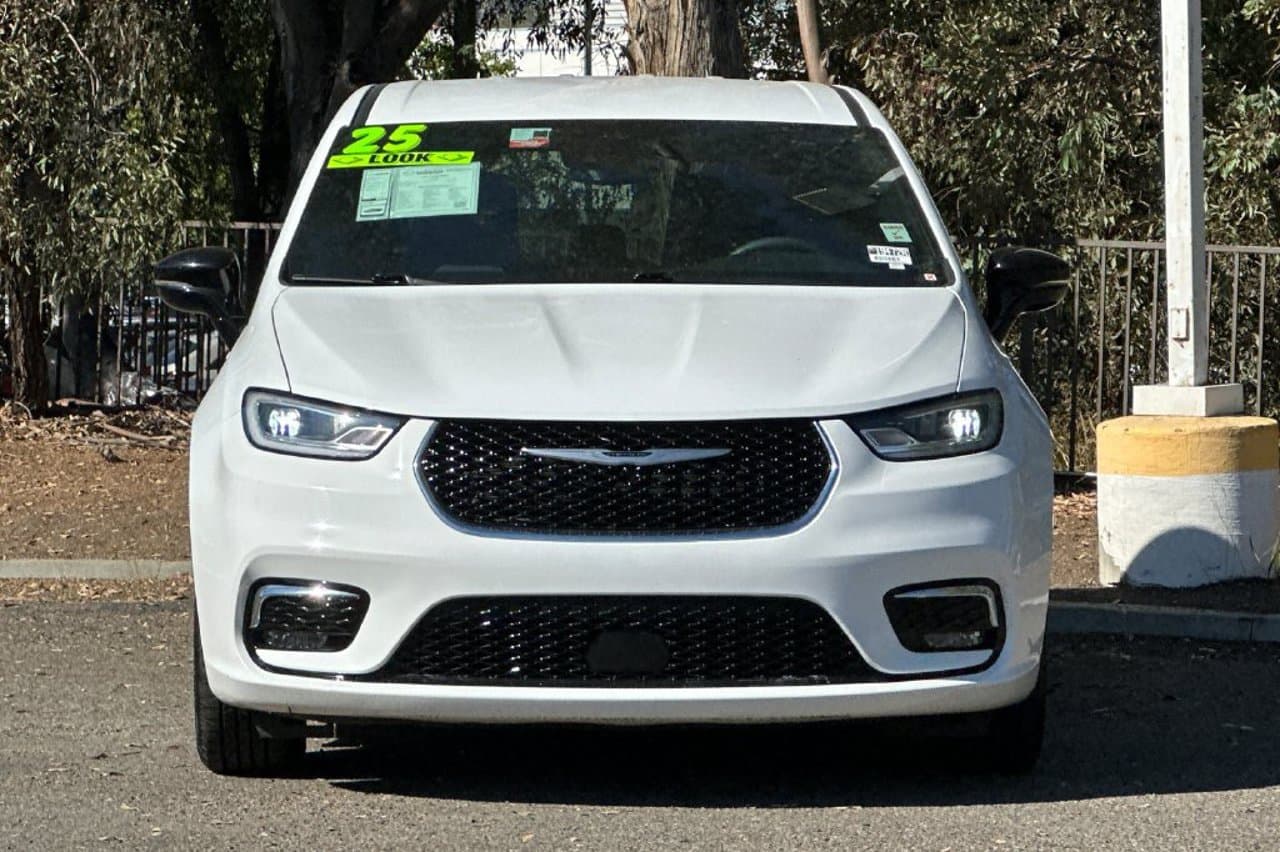 2025 Chrysler Pacifica Select 7