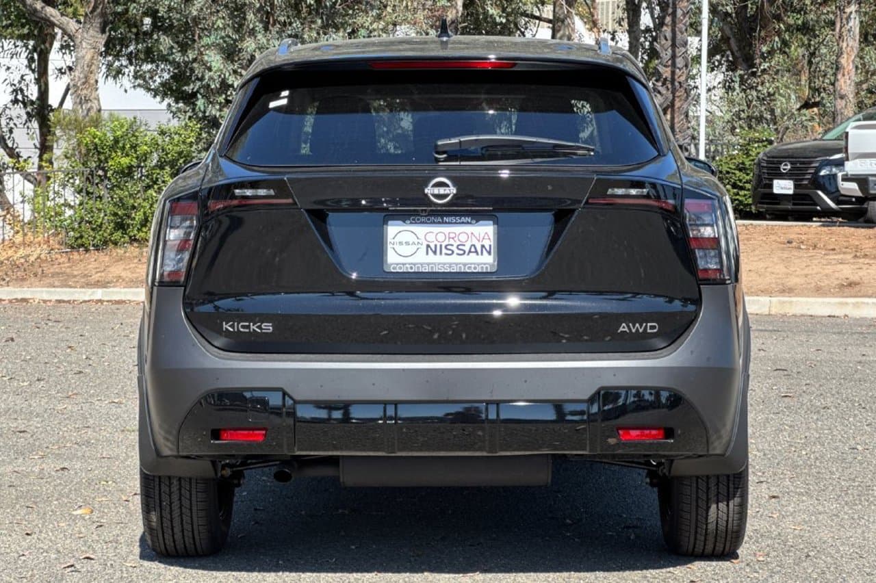 2027 Nissan Kicks SV 5