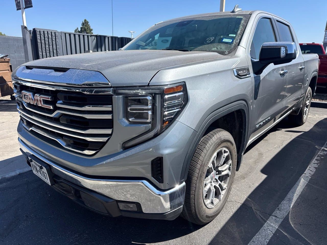 2025 GMC Sierra 1500 SLT 2
