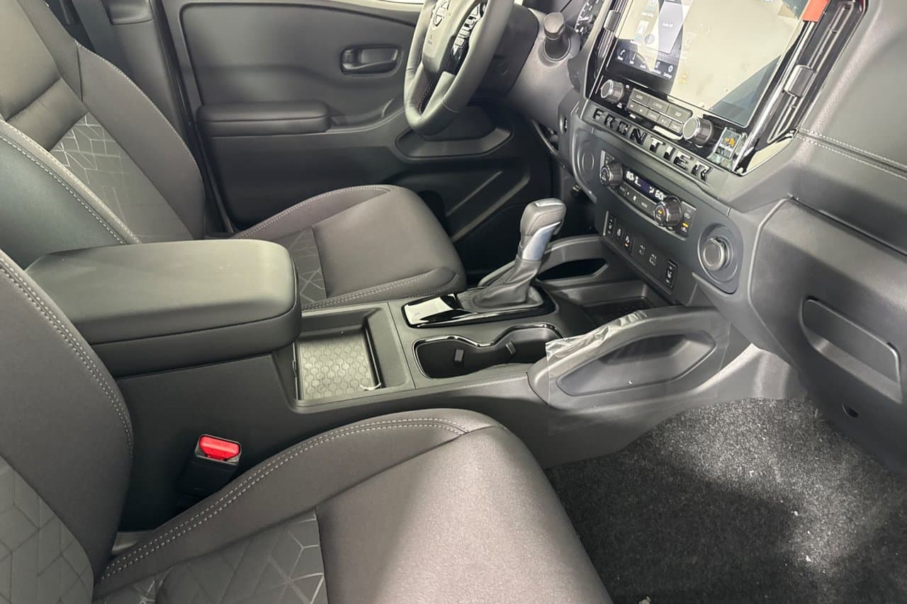 2027 Nissan Frontier SV 12