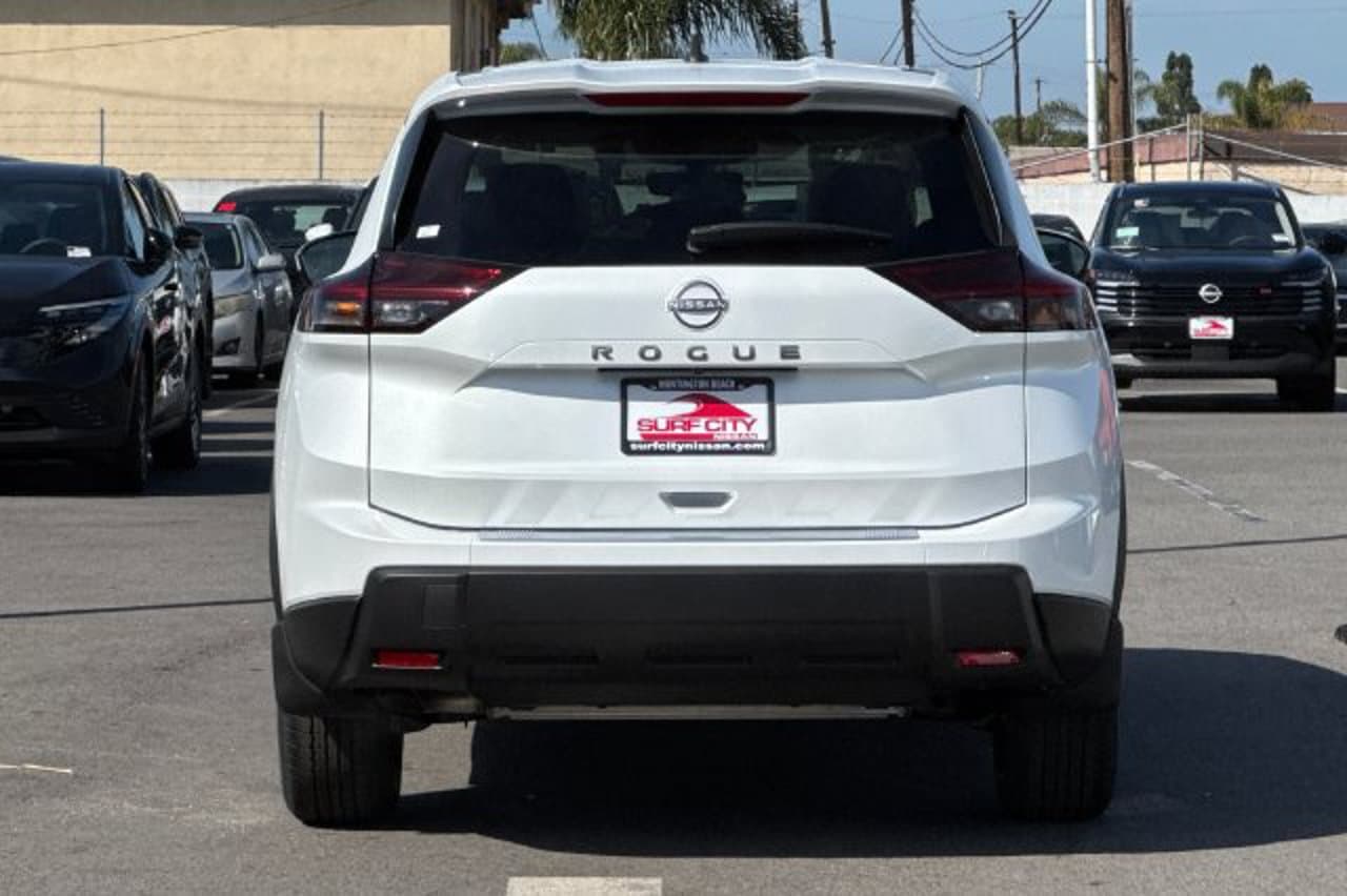2026 Nissan Rogue SV 4