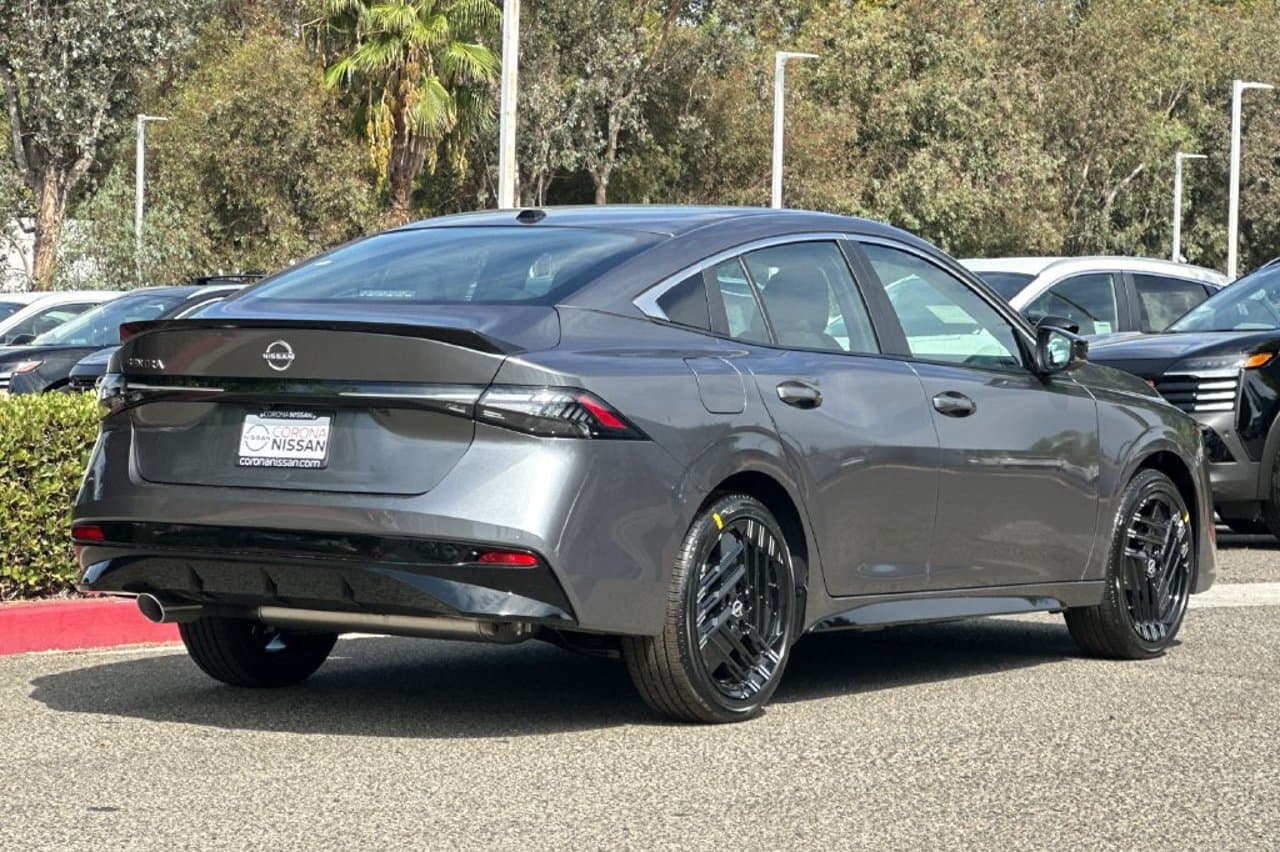2027 Nissan Sentra SR 4