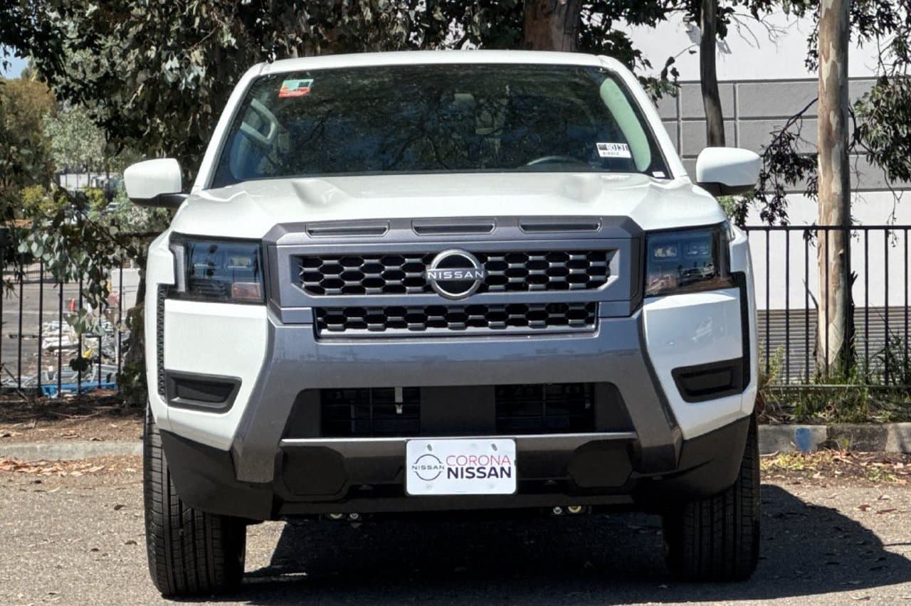 2027 Nissan Frontier SV 7