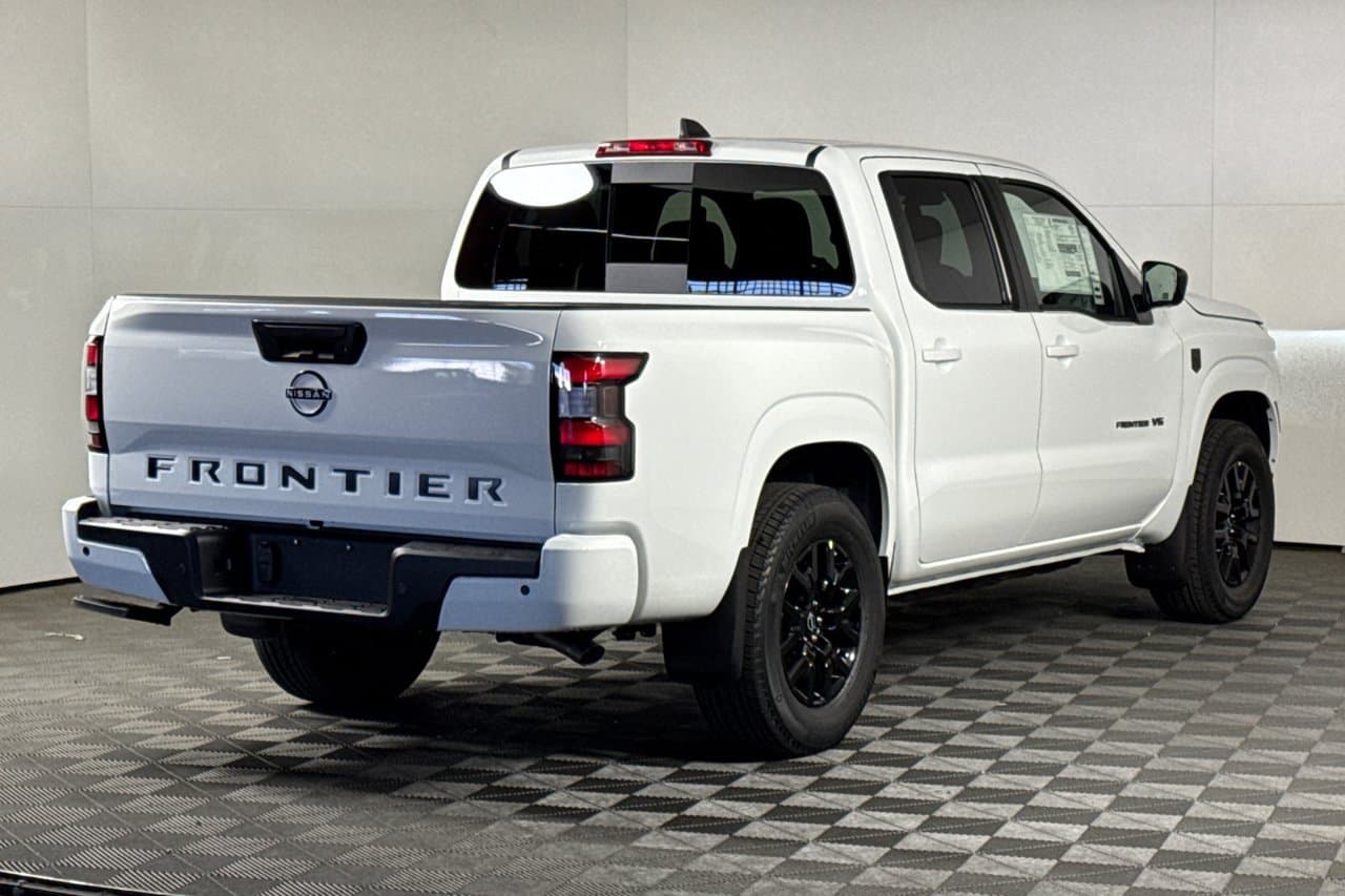 2027 Nissan Frontier SV 3