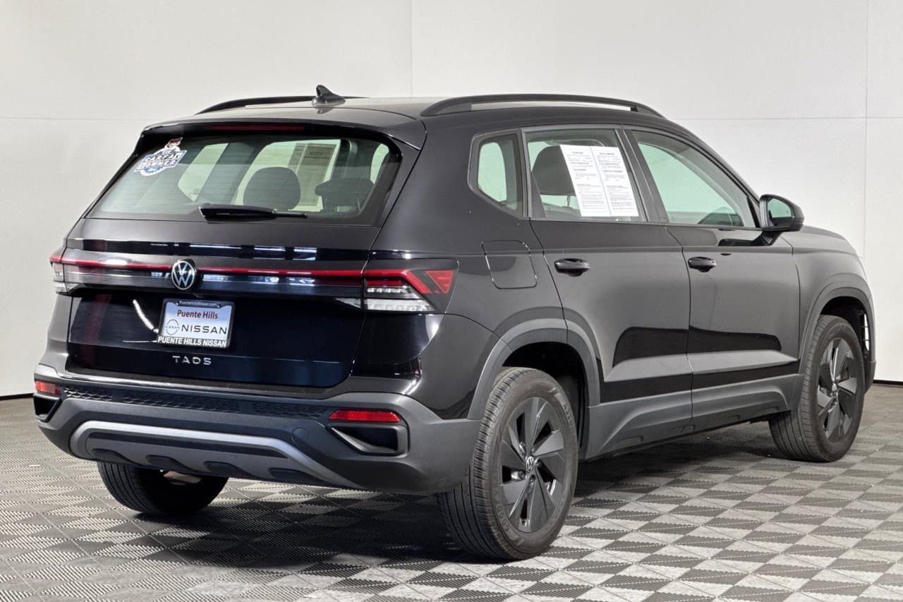 2025 Volkswagen Taos S 3