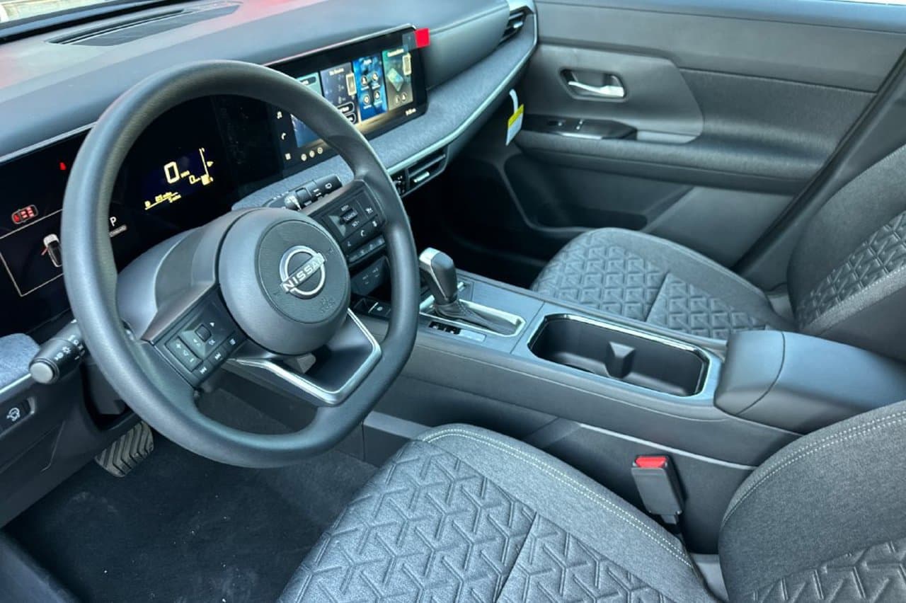 2027 Nissan Kicks SV 7