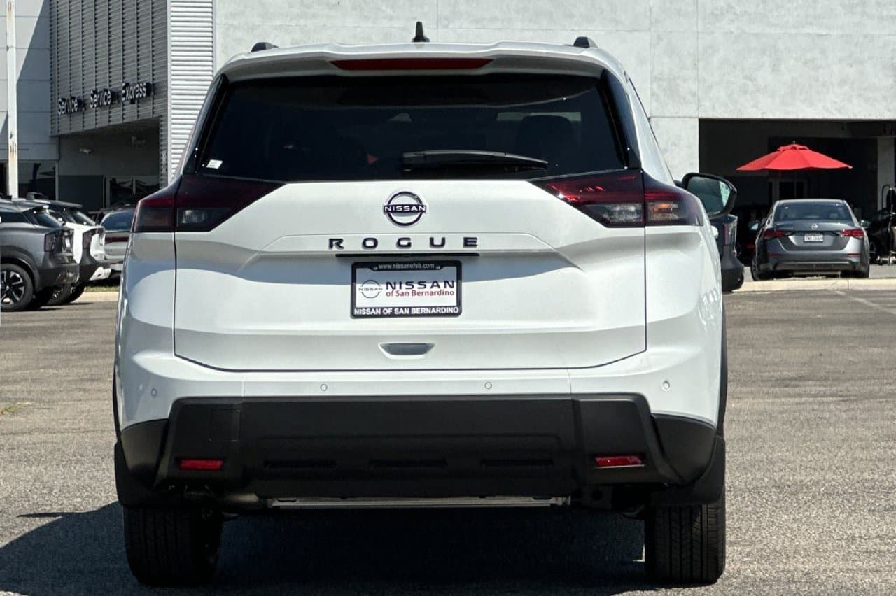 2026 Nissan Rogue Dark Armor 4