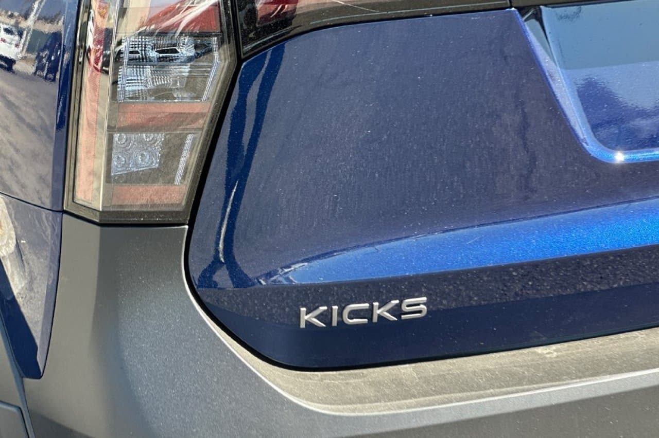 2027 Nissan Kicks SV 21