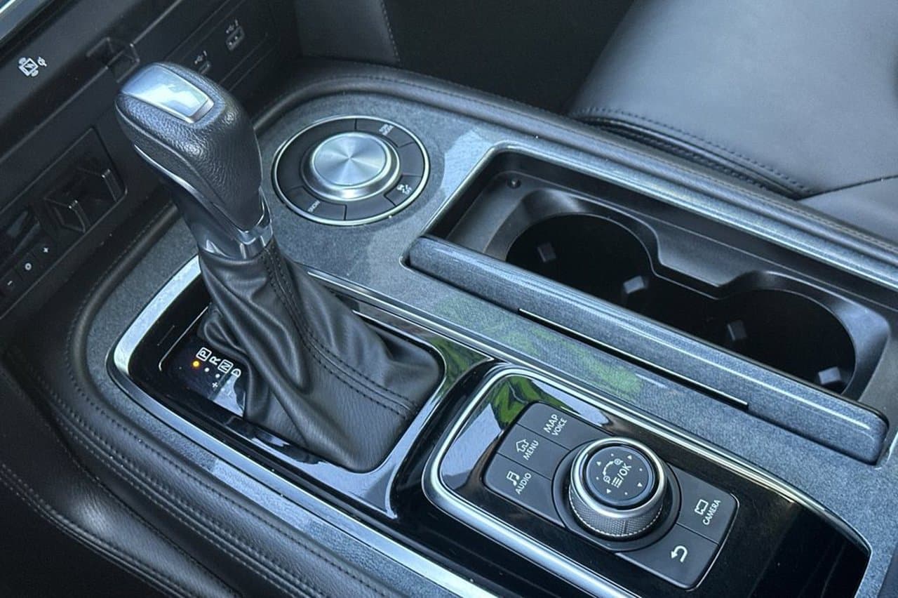 2022 Nissan Armada SV 19