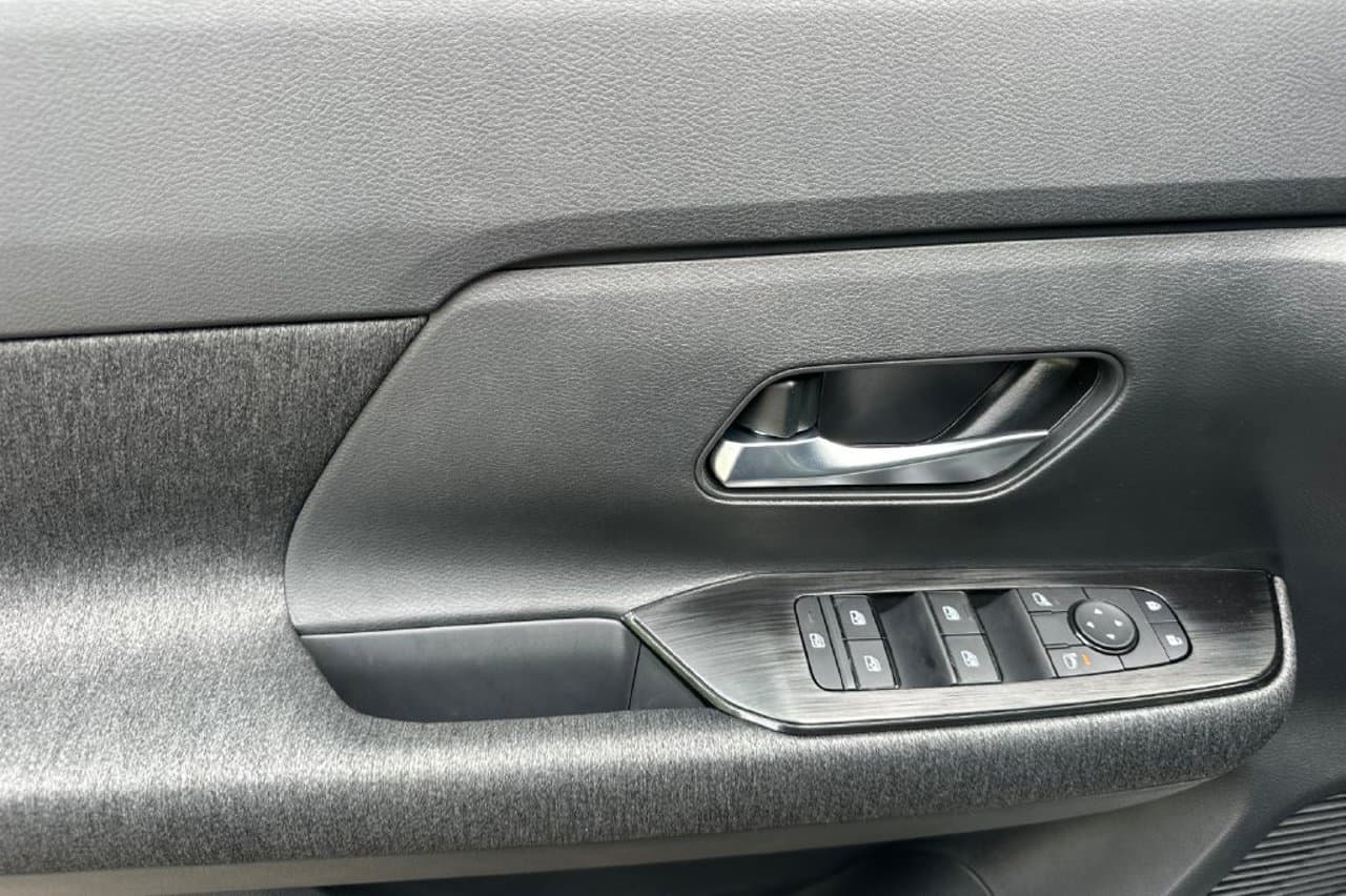 2027 Nissan Kicks SV 9