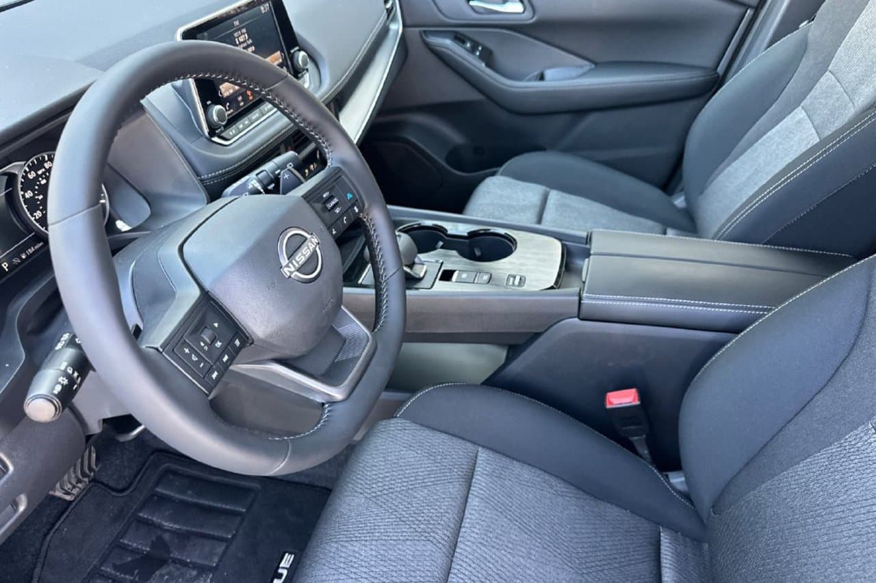 2026 Nissan Rogue SV 7