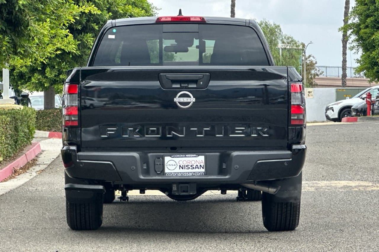 2027 Nissan Frontier SV 5