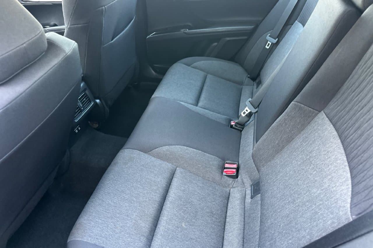 2025 Toyota Camry LE 9