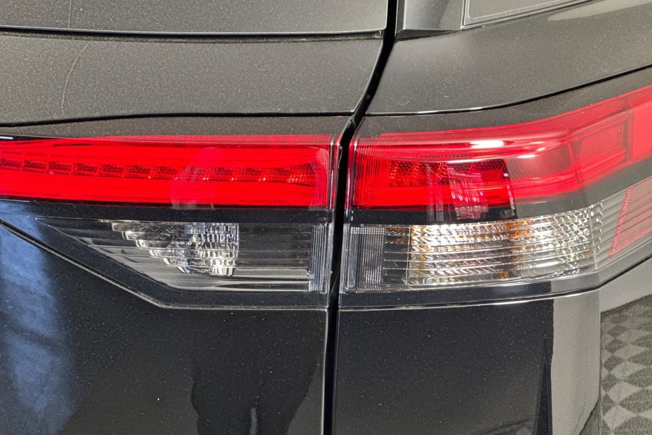 2026 Nissan Pathfinder SV 24