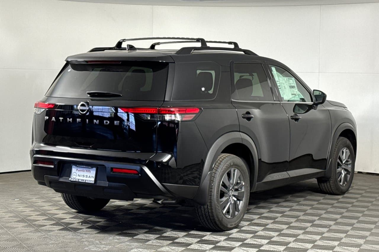 2026 Nissan Pathfinder SV 3