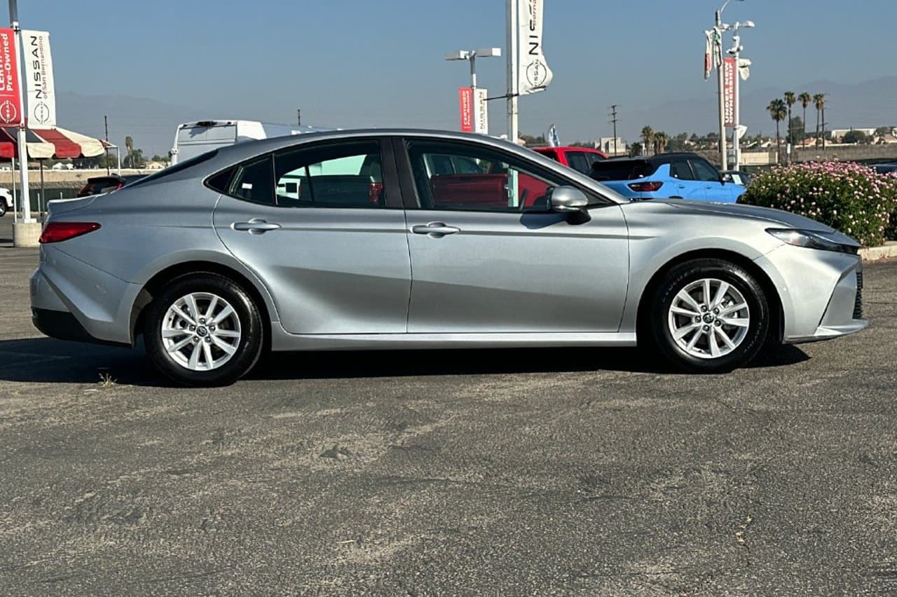 2025 Toyota Camry LE 2