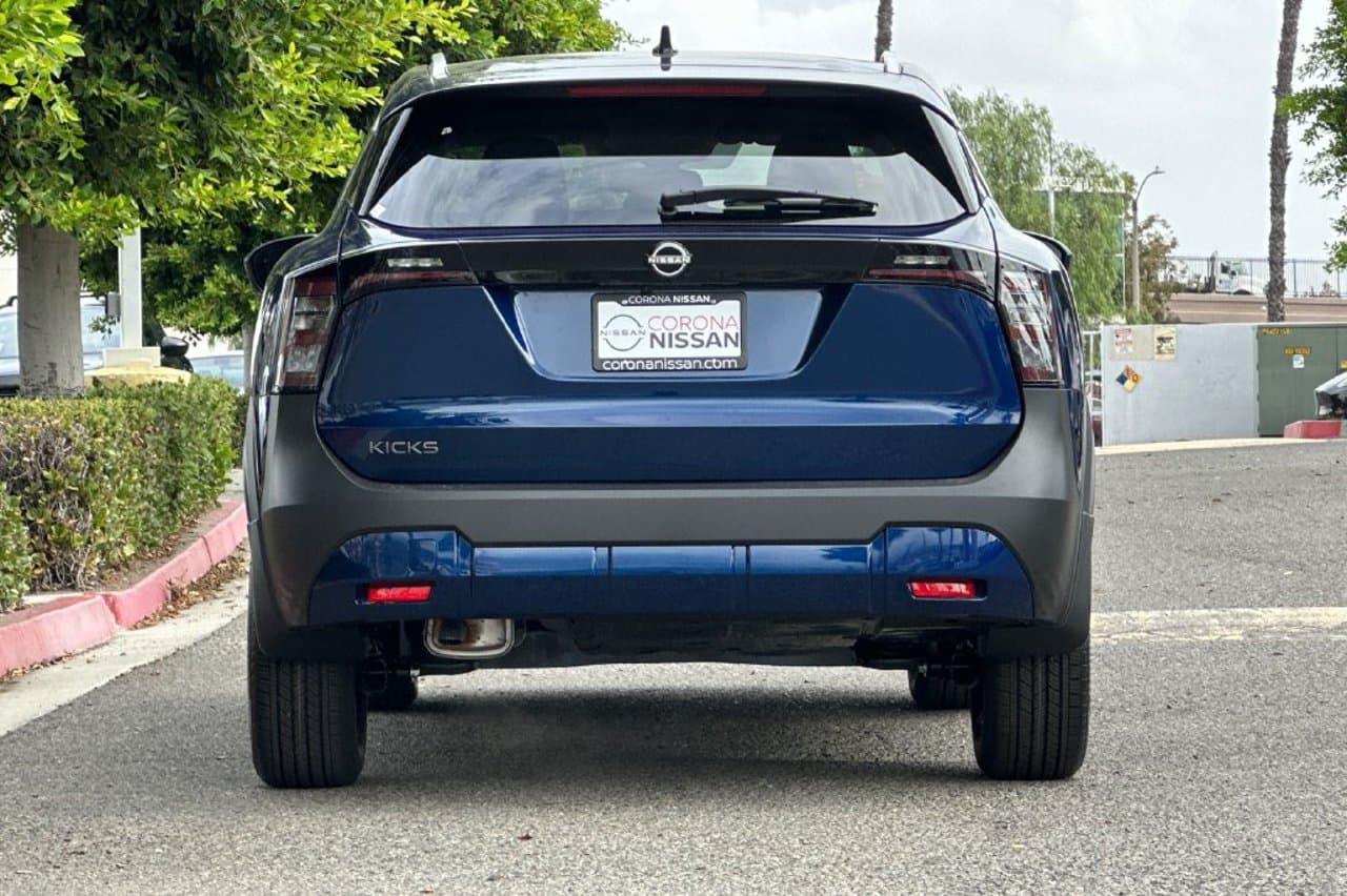 2027 Nissan Kicks SV 5