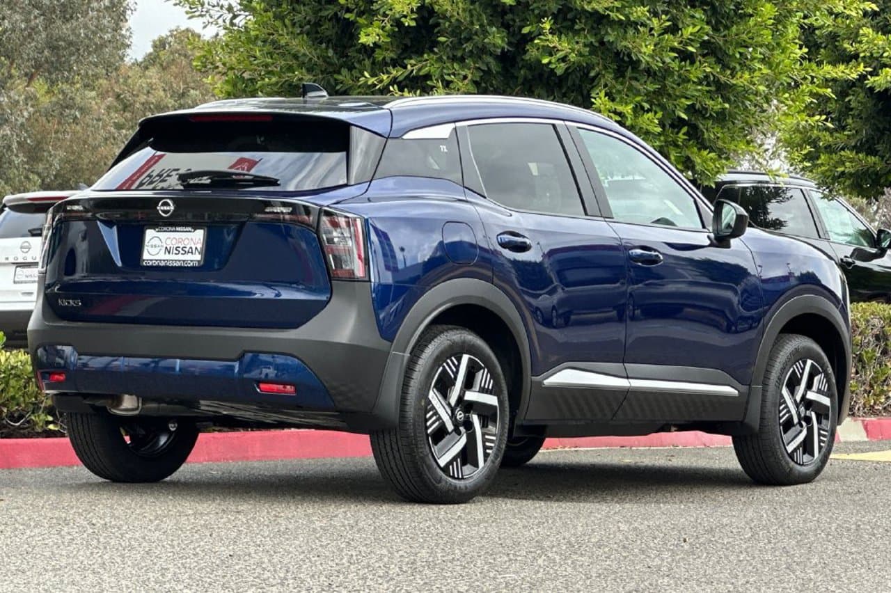2027 Nissan Kicks SV 4