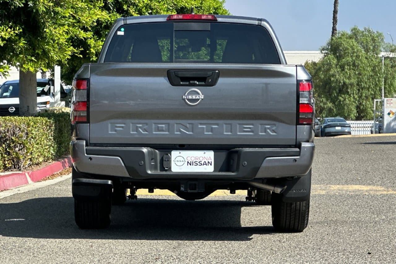 2027 Nissan Frontier SV 5