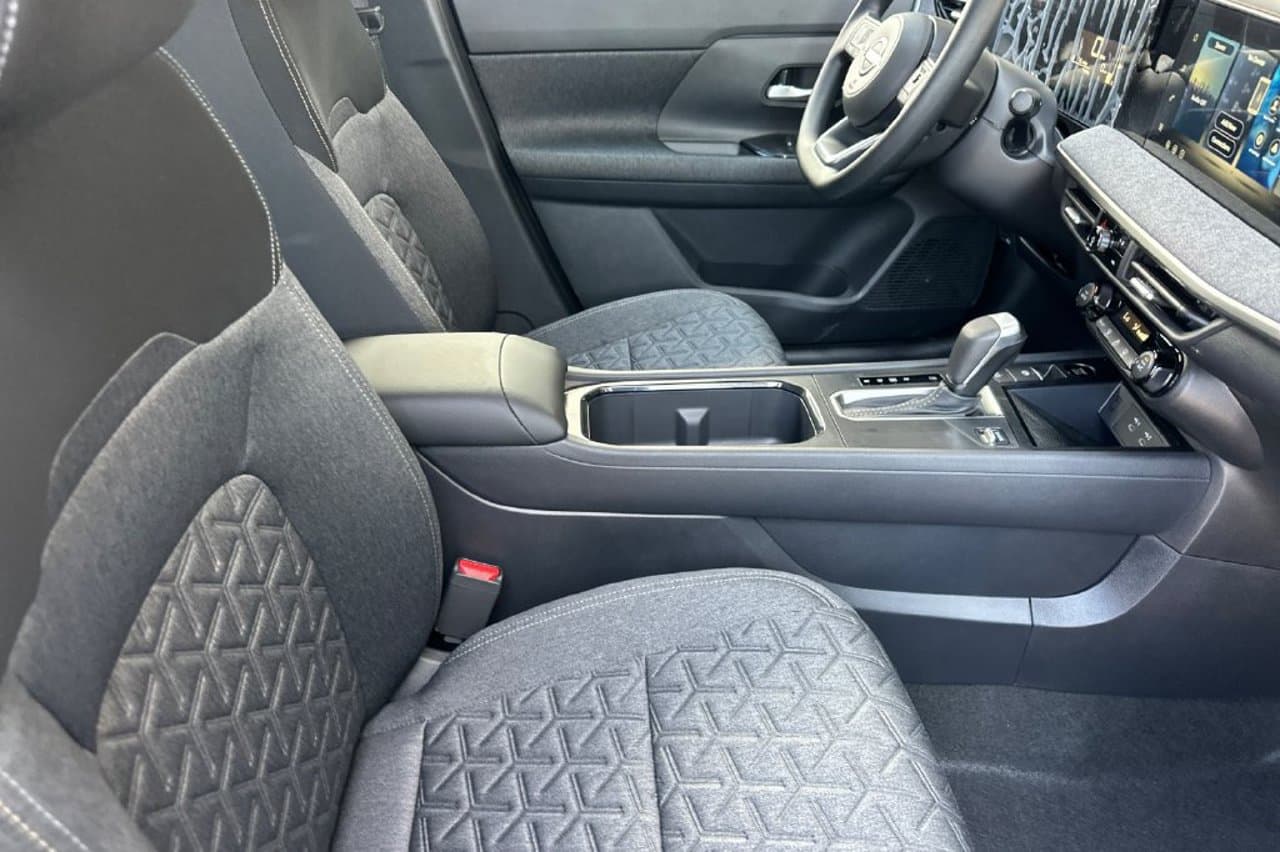2027 Nissan Kicks SV 13