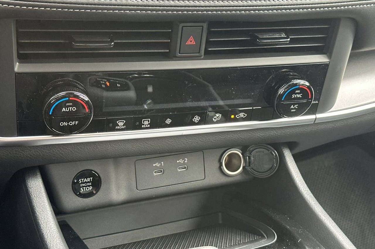 2026 Nissan Rogue SV 32