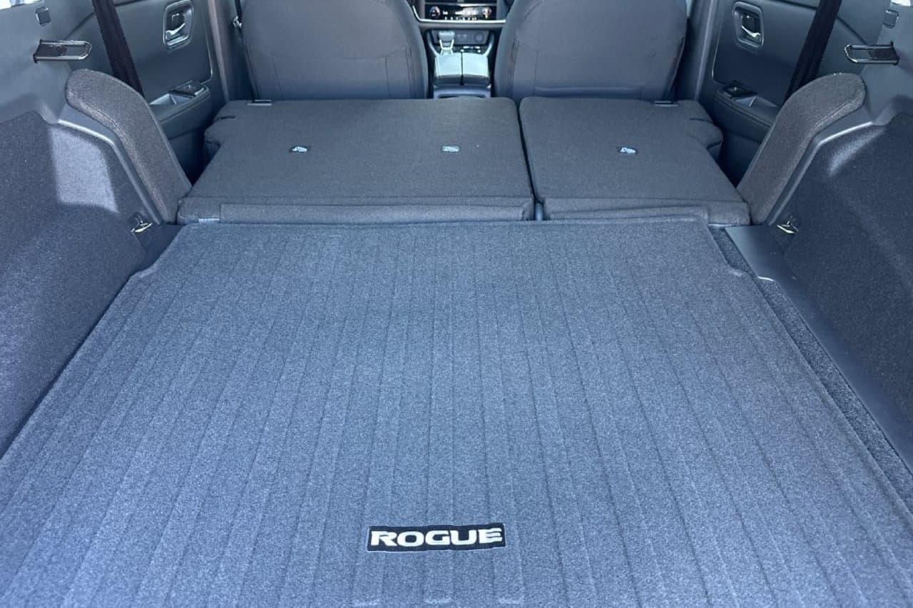 2026 Nissan Rogue SV 13