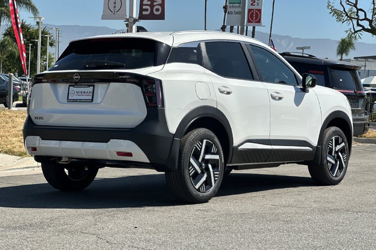 2026 Nissan Kicks SV 3