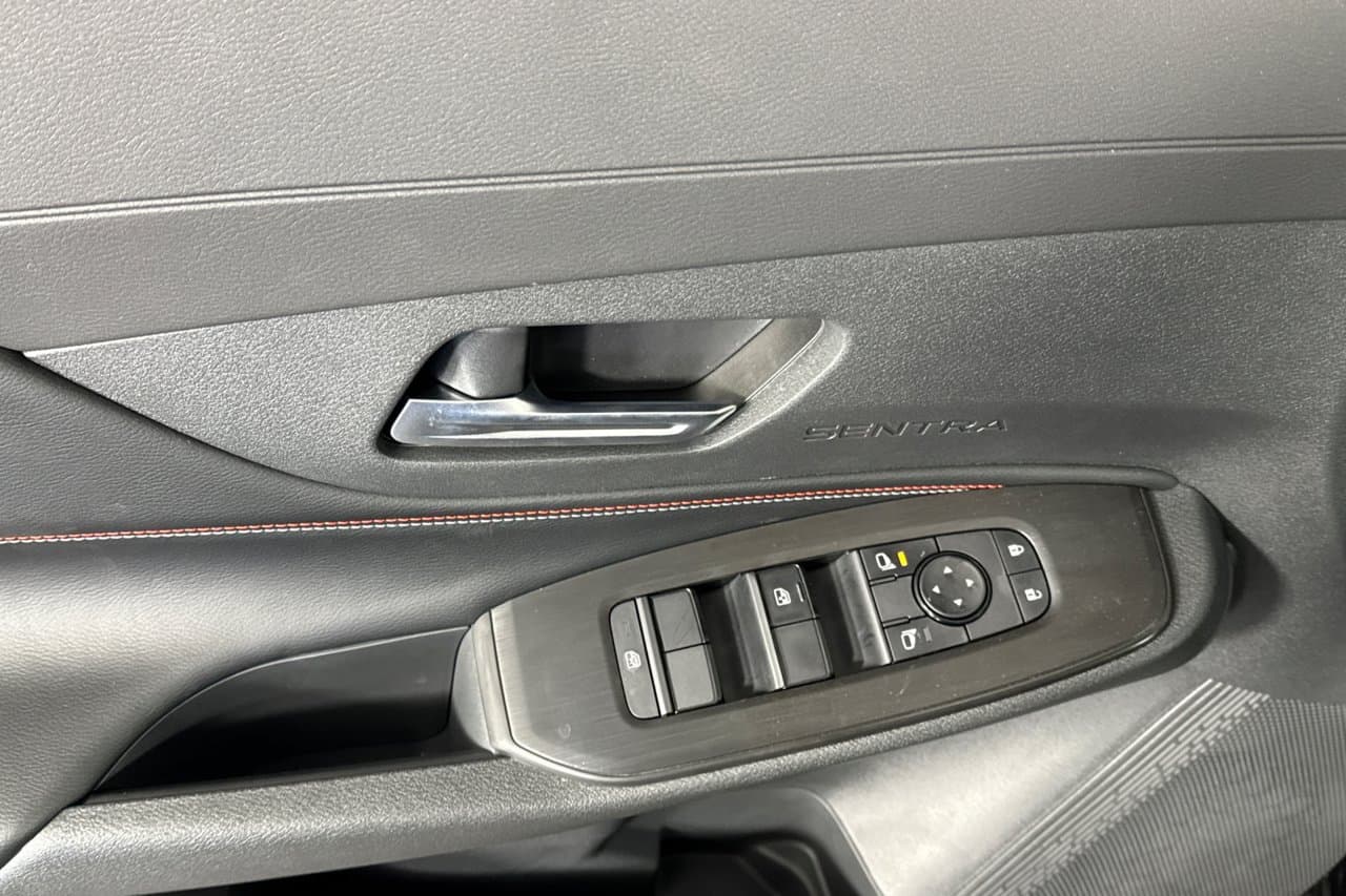 2027 Nissan Sentra SR 8