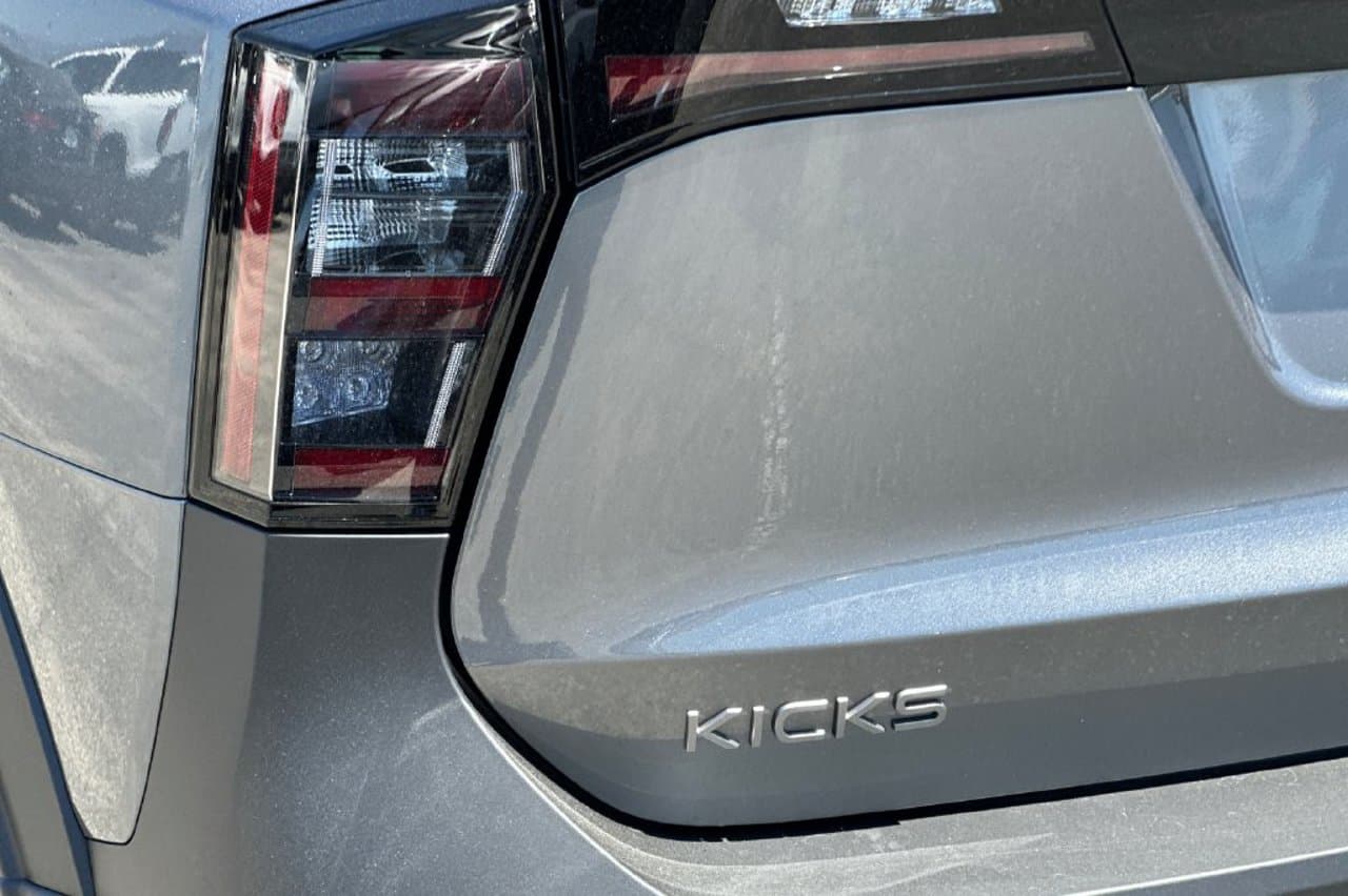 2026 Nissan Kicks SV 21