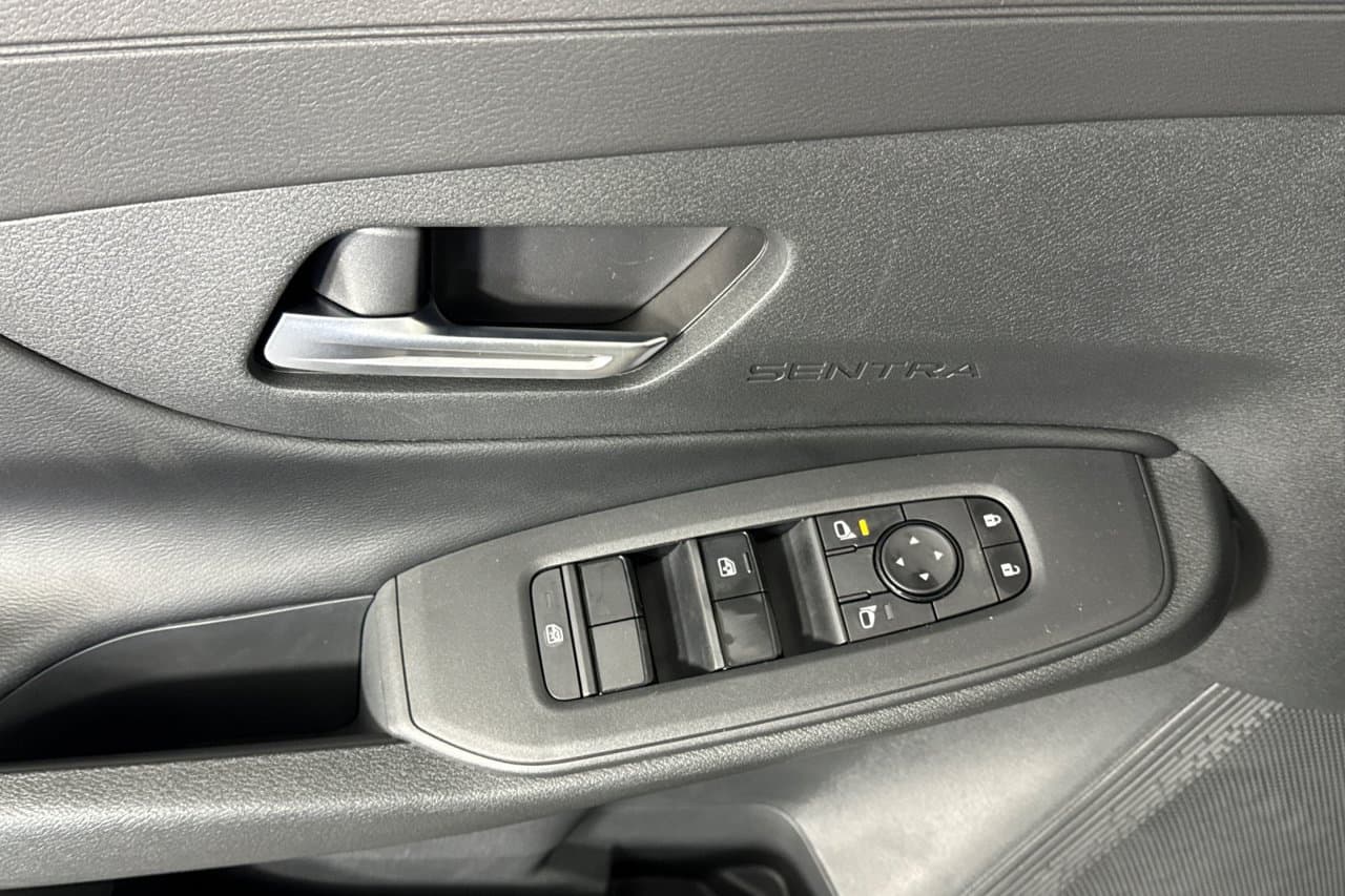 2027 Nissan Sentra SV 8