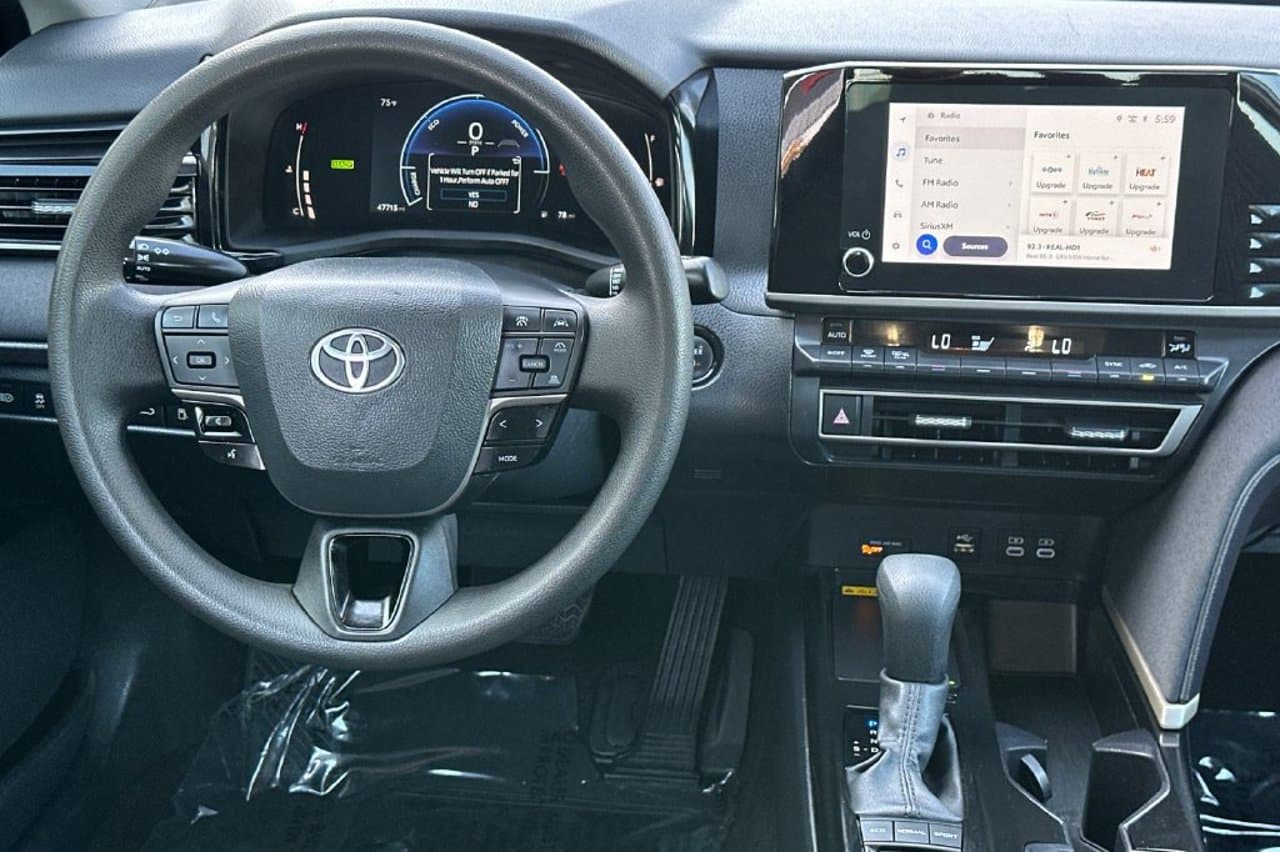 2025 Toyota Camry LE 11