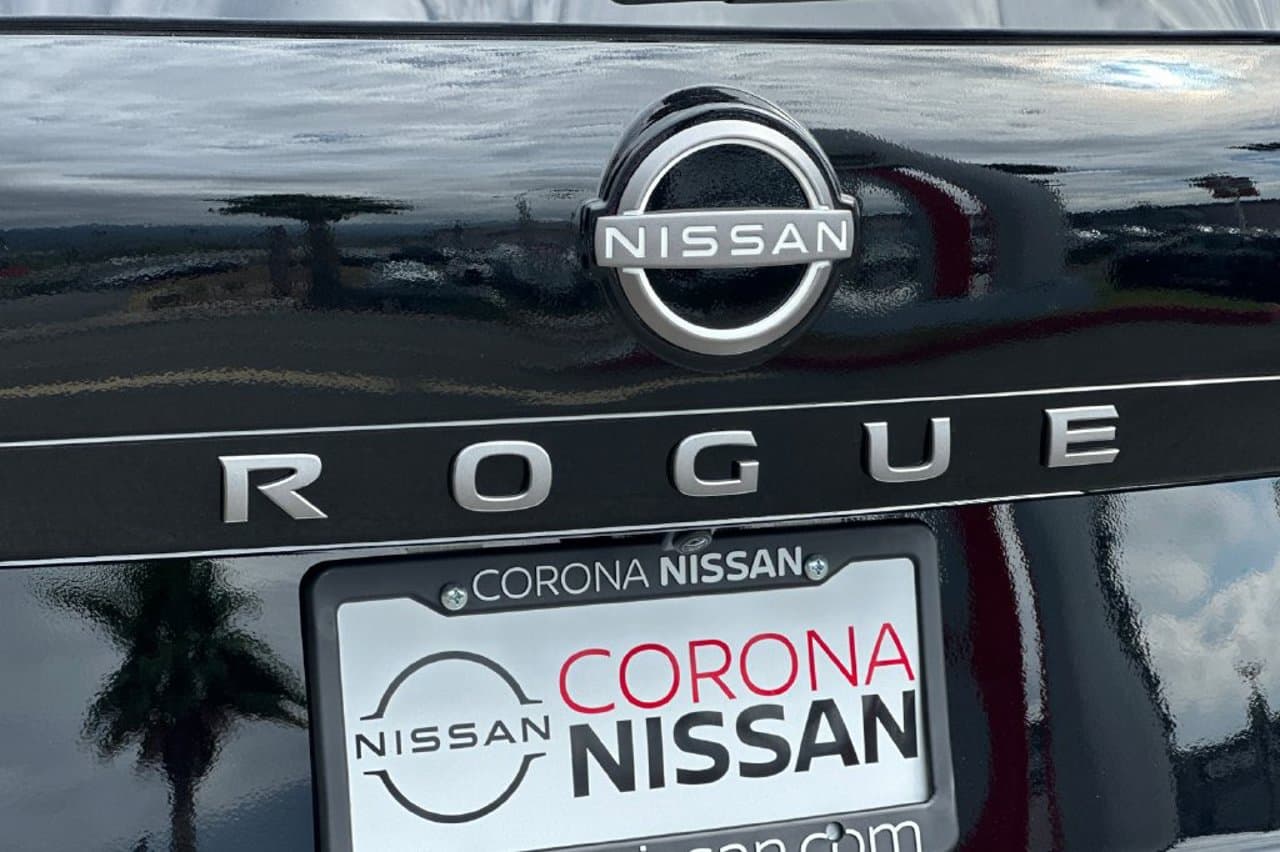 2026 Nissan Rogue SV 23