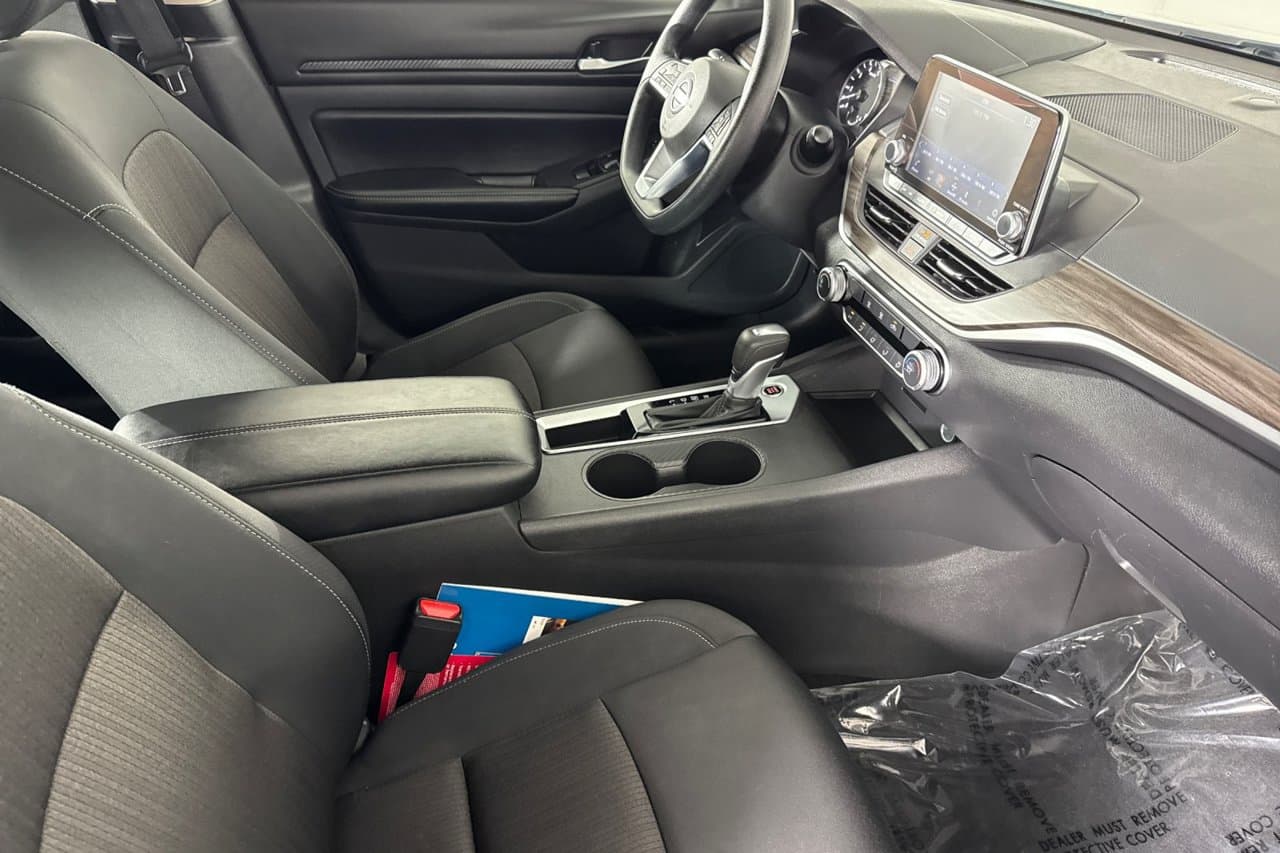 2025 Nissan Altima SV 12